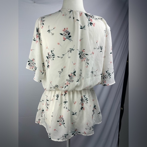 Sienna Sky white floral wrap waist V-neck blouse women’s size L - Picture 6 of 17